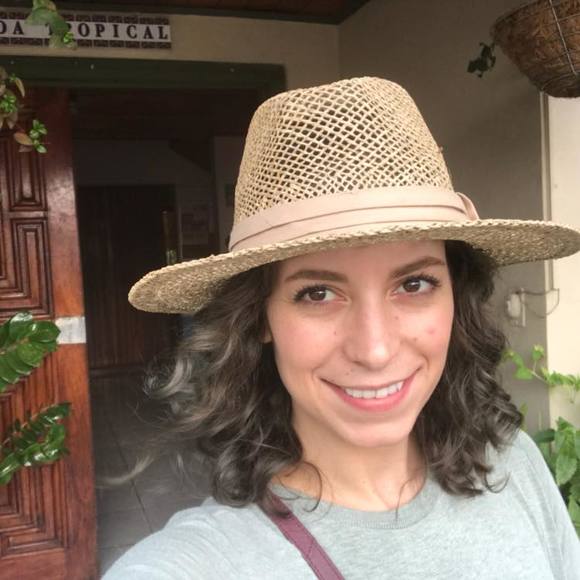 Meet your Posher, Ellyse - Picture 1 of 1